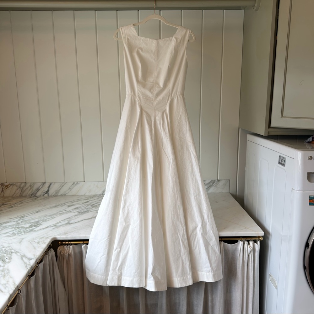 Doen White Sleeveless A-Line Wedding Dress